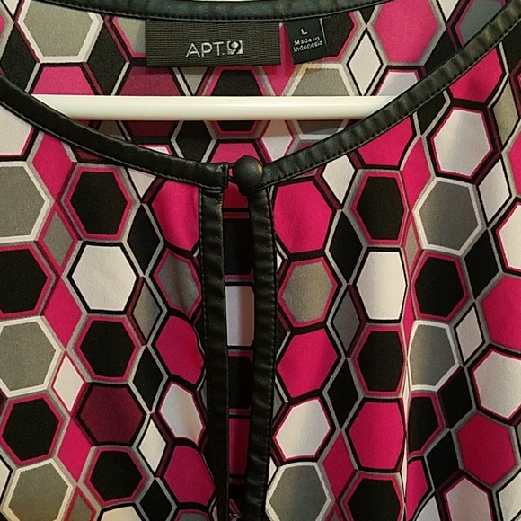 Apt 9 Geometric Print Sleeveless Blouse - Picture 4 of 4